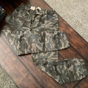NWT Levi Strauss Boys Camo joggers